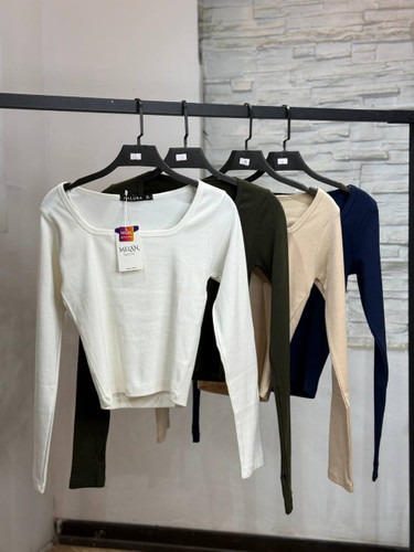 خرید کراپ زنانه یقه خشتی با پارچه کبریتی درجه یک